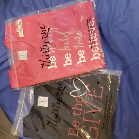 🎀 New Thirty-one gives inspirational 3/4 sleeve tees 2 Medium - Picture 1 of 3